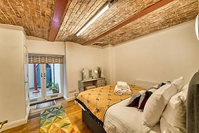 Host Stay The Basement on the Tything