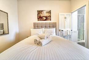 Host Stay Hills Studio