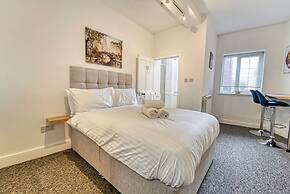 Host Stay Hills Studio