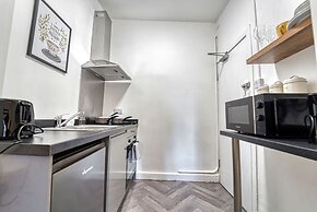 Host Stay Hills Studio