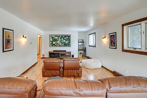 8 Mi to Windham Mountain Club: Mtn View Home!