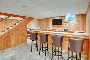 8 Mi to Windham Mountain Club: Mtn View Home!