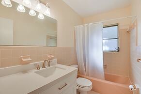 6 Mi to Anna Maria Island: Modern Bradenton Home