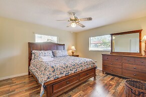 6 Mi to Anna Maria Island: Modern Bradenton Home