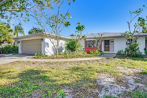 6 Mi to Anna Maria Island: Modern Bradenton Home