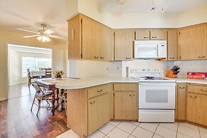 6 Mi to Anna Maria Island: Modern Bradenton Home