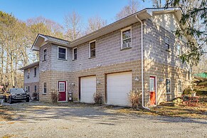 Near Historic Sites: Colorful Hyde Park Apartment!