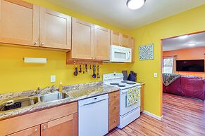 Near Historic Sites: Colorful Hyde Park Apartment!