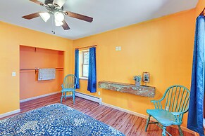 Near Historic Sites: Colorful Hyde Park Apartment!