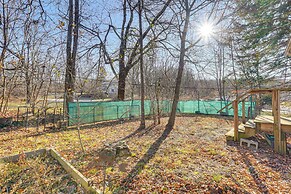 Near Historic Sites: Colorful Hyde Park Apartment!