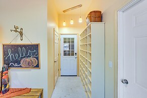 Near Historic Sites: Colorful Hyde Park Apartment!