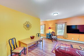 Near Historic Sites: Colorful Hyde Park Apartment!