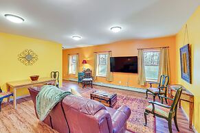 Near Historic Sites: Colorful Hyde Park Apartment!