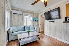 Shared Pool & Backyard: Small & Cozy Guest House