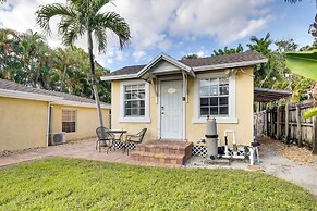 Shared Pool & Backyard: Small & Cozy Guest House