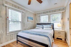 Shared Pool & Backyard: Small & Cozy Guest House