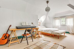 Hudson Valley Estate on 4 Acres w/ Private Pool!