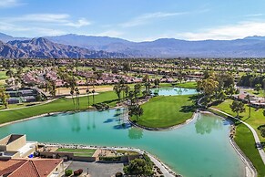 Games, Grill & Golf Course View: Palm Desert Gem!