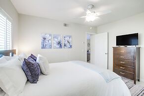 Games, Grill & Golf Course View: Palm Desert Gem!