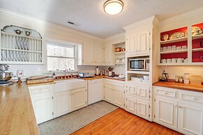 5 Mi to Dtwn: Pet-friendly Gem in Blowing Rock!