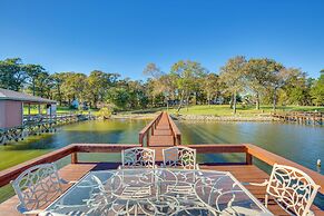 Waterfront Lake Fork Getaway w/ Dock Access