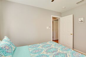 Waterfront Lake Fork Getaway w/ Dock Access