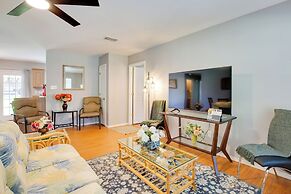 Waterfront Lake Fork Getaway w/ Dock Access