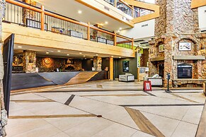 Walk to Ski Lift: Resort Condo in Park City!