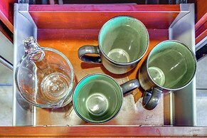 Walk to Ski Lift: Resort Condo in Park City!