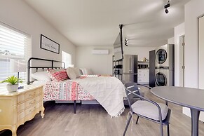 2 Mi to Oasis Golf Club: Pet-friendly Retreat