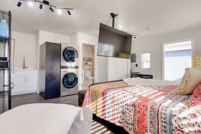 2 Mi to Oasis Golf Club: Pet-friendly Retreat