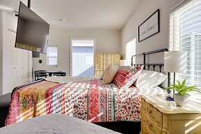 2 Mi to Oasis Golf Club: Pet-friendly Retreat