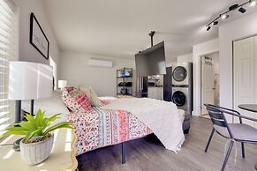 2 Mi to Oasis Golf Club: Pet-friendly Retreat