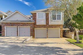 6 Mi to Texas A&m: Home w/ Pool Access