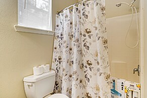 6 Mi to Texas A&m: Home w/ Pool Access