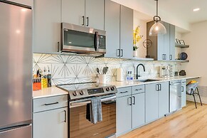 5 Mi to Dtwn: Modern Condo in New Braunfels!