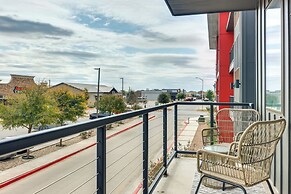 5 Mi to Dtwn: Modern Condo in New Braunfels!