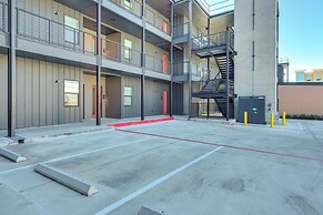 5 Mi to Dtwn: Modern Condo in New Braunfels!