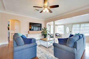 House w/ Shared Pool Access: 4 Mi to Beaches!