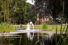 Host Stay Hillhampton House