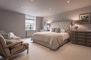 Host Stay Hillhampton House