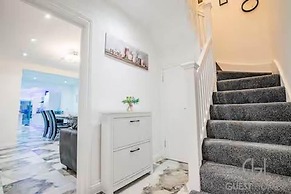 Host Stay Broadland House