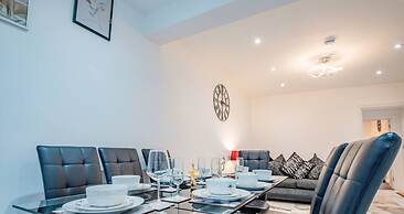 Host Stay Broadland House