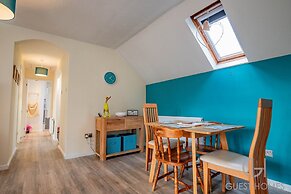 Host Stay Chichester Close