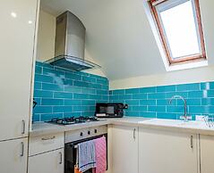 Host Stay Chichester Close