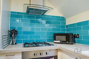 Host Stay Chichester Close