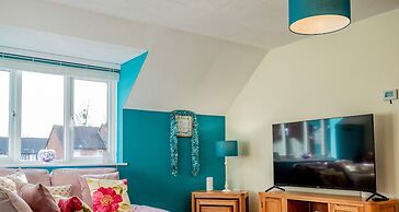 Host Stay Chichester Close