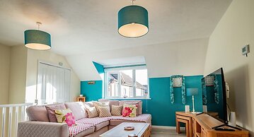 Host Stay Chichester Close