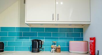 Host Stay Chichester Close