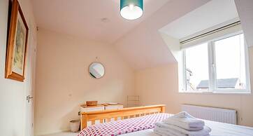 Host Stay Chichester Close